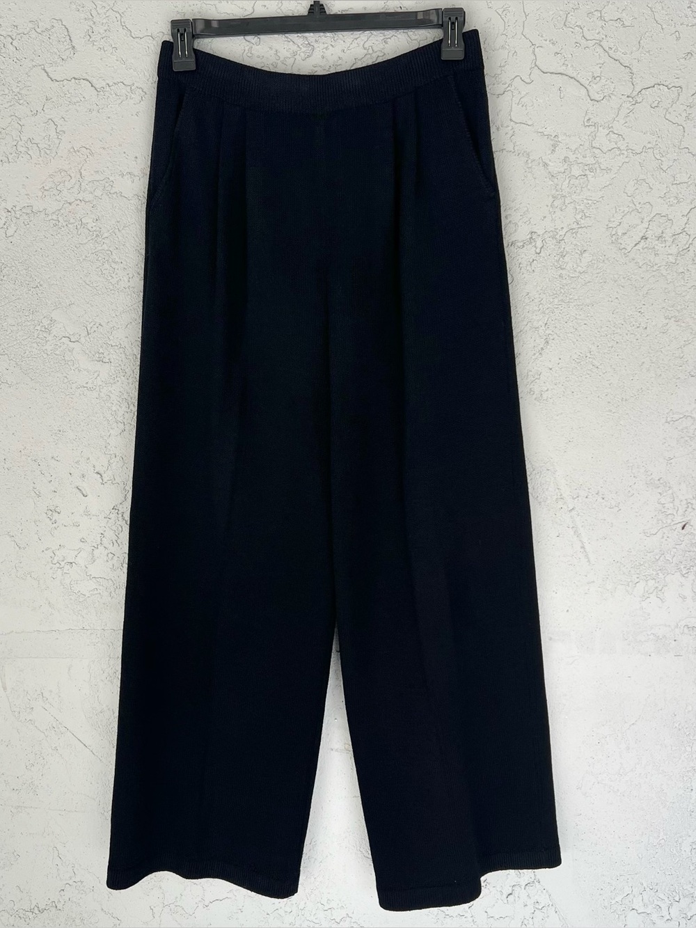 St. John Wide Leg Knit Pants 14 Black Pleated Trouser Career Office Quiet Luxury